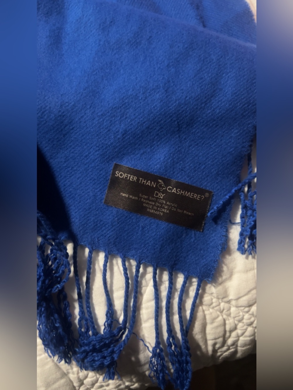 Two soft scarfs - Picture 4 of 4